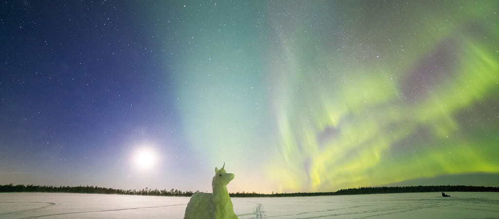 オーロラ ユニコーンの雪の像 ラップランド