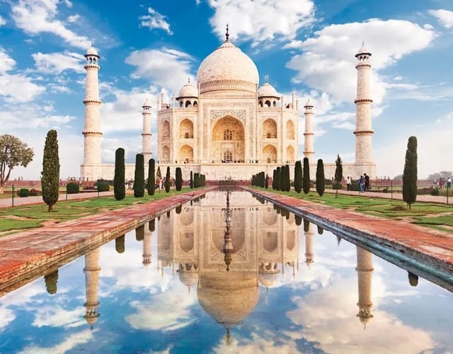 インド